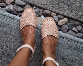 Huarache Sandal ~ All Sizes Boho- Hippie Vintage ~ Mexican Style ~ Colorful Leather ~ Mexican Huaraches