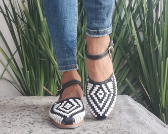 Huarache Sandal ~ All Sizes Boho- Hippie Vintage ~ Mexican Style ~ Colorful Leather ~ Mexican Huaraches- Ankle Strap Sandal