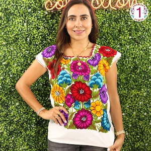 White Huipil Chiapas Womens Blouse ~ Embroidered by Hand ~ Traditional Mexican Shirt ~ Colorful Flowered Shirt ~ Floral Blouse ~Ethnic Style