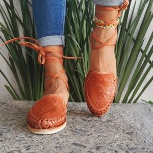 Huarache Sandal ~ All Sizes Boho- Hippie Vintage ~ Mexican Style ~ Colorful Leather ~ Mexican Huaraches