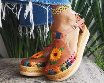 Huarache Sandal ~ All Sizes Boho- Hippie Vintage ~ Mexican Style ~ Colorful Leather ~ Mexican Huaraches~ Ankle Strap Sandal ~ Sunflower