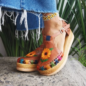 Huarache Sandal ~ All Sizes Boho- Hippie Vintage ~ Mexican Style ~ Colorful Leather ~ Mexican Huaraches~ Ankle Strap Sandal ~ Sunflower