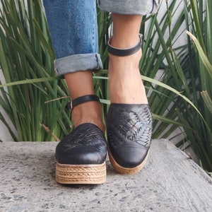 Sandales huarache noires ~ toutes les tailles vintage bohème-hippie ~ style mexicain ~ huaraches mexicaines ~ sandales à bride cheville ~ chaussures en cuir