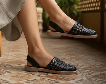 Huarache Sandal ~ All Sizes Boho- Hippie Vintage ~ Mexican Style ~ Colorful Leather ~ Mexican Huaraches