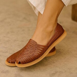 women huaraches size 11