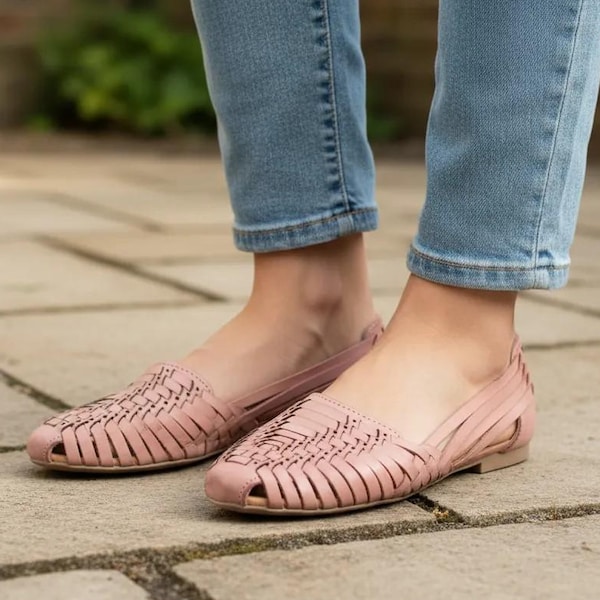 Huarache Sandal ~ All Sizes Boho- Hippie Vintage ~ Mexican Style ~ Colorful Leather ~ Mexican Huaraches