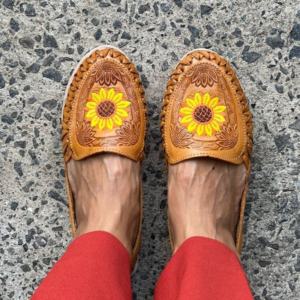 huaraches at shoe carnival