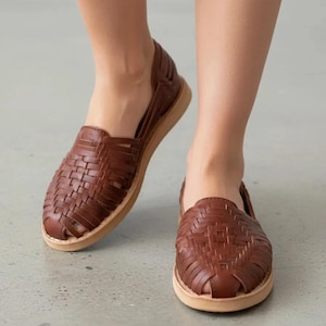 women huaraches size 11