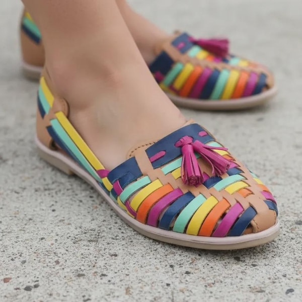 ワラチェサンダル ~ 全サイズ ボヘミアン・ヒッピー ヴィンテージ ~ メキシカンスタイル ~ カラフルなレザー ~ メキシカンワラチェ