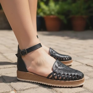 black huaraches womens sale