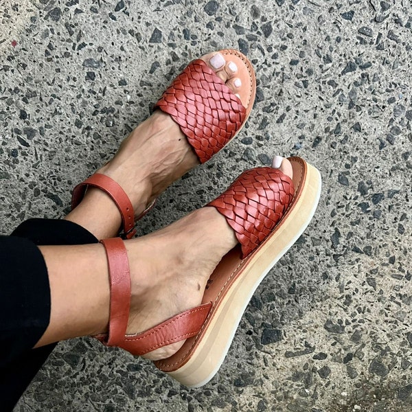 Huarache Sandal ~ All Sizes Boho- Hippie Vintage ~ Mexican Style ~ Colorful Leather ~ Mexican Huaraches