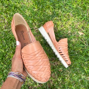 Huarache Sandal ~ All Sizes Boho- Hippie Vintage ~ Mexican Style ~ Colorful Leather ~ Mexican Huaraches