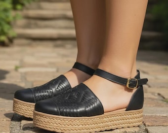 Schwarze Leder-Huarache-Sandale - Handgefertigte mexikanische Knöchel-Riemen-Schuhe