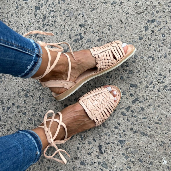 huaraches zip up
