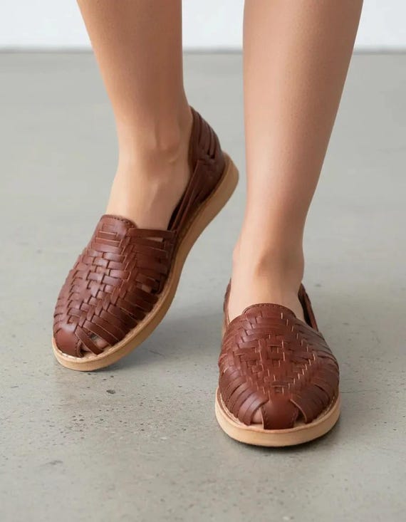 Handmade Leather Huarache Sandals - Mexican Woven Boho Shoes  display picture 2