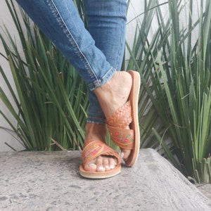 Huarache Sandal ~ All Sizes Boho- Hippie Vintage ~ Mexican Style ~ Colorful Leather ~ Mexican Huaraches