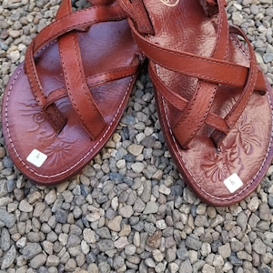 Huarache Sandal ~ All Sizes Boho- Hippie Vintage ~ Mexican Style ~ Colorful Leather ~ Mexican Huaraches