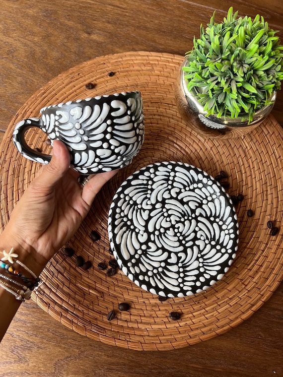Arte en cada sorbo: Juego de taza y platillo de té o café de Talavera hecho a mano en México