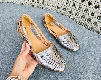 Huarache Sandal ~ All Sizes Boho- Hippie Vintage ~ Mexican Style ~ Colorful Leather ~ Mexican Huaraches
