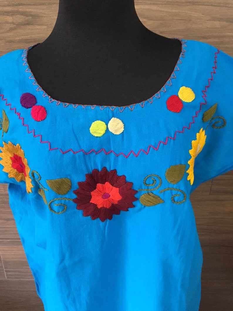 Gorgeous Vintage Embroidered hand woven Ethnic Floral Huipil Shirt