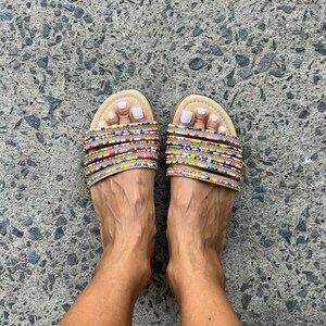 Sandals that look hotsell like an h