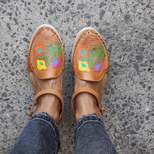 Huarache Sandal ~ All Sizes Boho- Hippie Vintage ~ Mexican Style ~ Colorful Leather ~ Mexican Huaraches