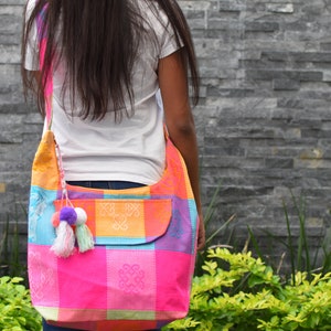 Bolso de mano mexicano bordado colorido ~ Bolso de mano Chiapas ~ Bolso Huipil ~ Hecho a mano ~ Regalos para mujeres
