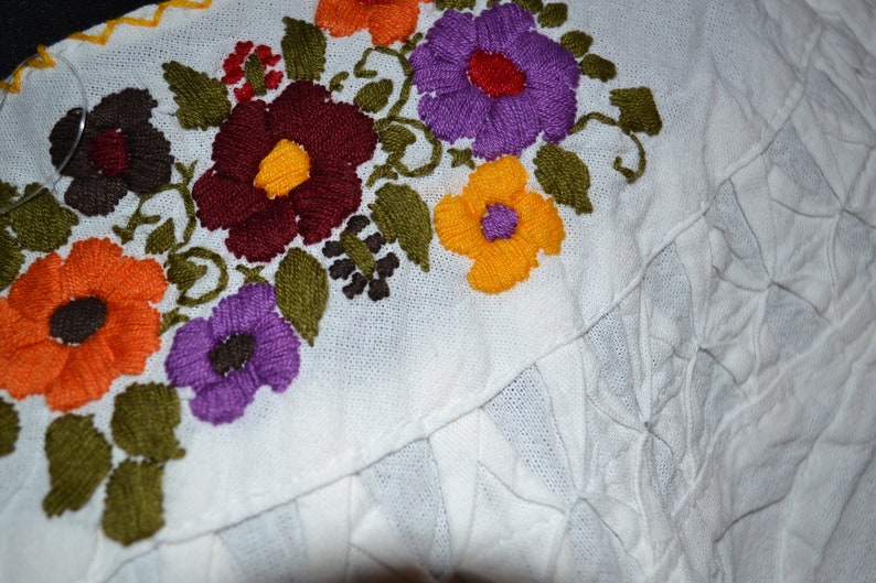 Gorgeous Vintage Embroidered hand woven Ethnic Floral Huipil Shirt