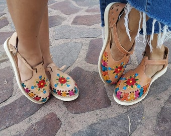 Girl Huarache Sandal ~ All Sizes Boho- Hippie Vintage ~ Mexican Style ~ Colorful Leather ~ Mexican Huaraches