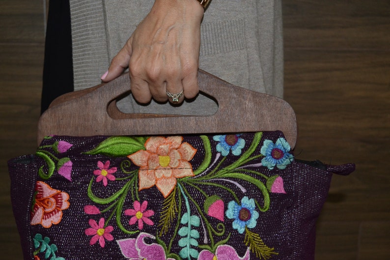 Mexican Embroidered Purse ~ Chiapas Clutch ~ Huipil Purse ~ Flowered Handbag ~ Floral Purse ~ Gifts for Women ~ Wooden Handle Purse~Colorful