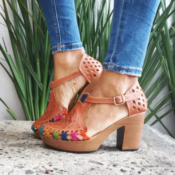 Huarache Sandal ~ Mexican Handmade Heel ~ All Sizes Boho- Hippie Vintage ~ Mexican Style ~ Colorful Leather ~ Mexican Huaraches
