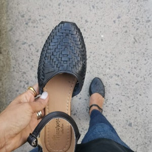 Huarache-sandaal ~ alle maten boho-hippie vintage ~ Mexicaanse stijl ~ zwart leer ~ Mexicaanse huaraches ~ enkelbandsandaal
