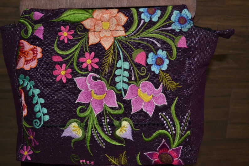 Mexican Embroidered Purse ~ Chiapas Clutch ~ Huipil Purse ~ Flowered Handbag ~ Floral Purse ~ Gifts for Women ~ Wooden Handle Purse~Colorful