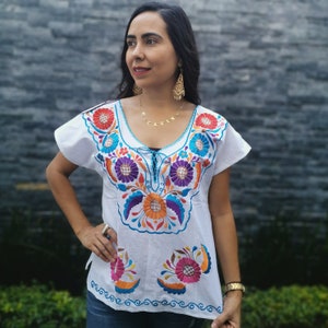 White Huipil Chiapas Womens Blouse Embroidered by Hand ~ Traditional Mexican Shirt ~ Colorful Flowered Shirt ~ Floral Blouse ~Ethnic Style