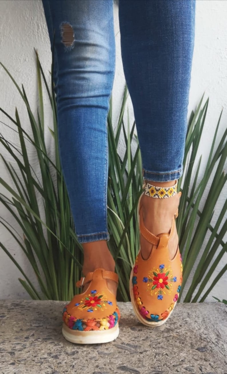 Huarache Sandal ~ All Sizes Boho- Hippie Vintage ~ Mexican Style ~ Colorful Leather ~ Mexican Huaraches