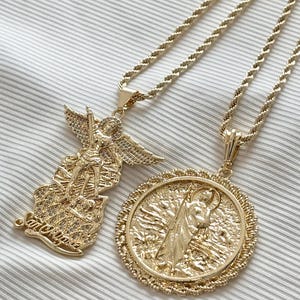Collar de San Miguel y San Judas en cadena de 61 cm. Joyería religiosa para hombre. Juego de cadena de doble capa.