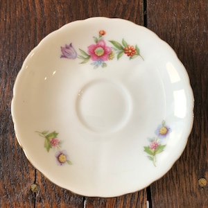Saucer Japan flower pattern