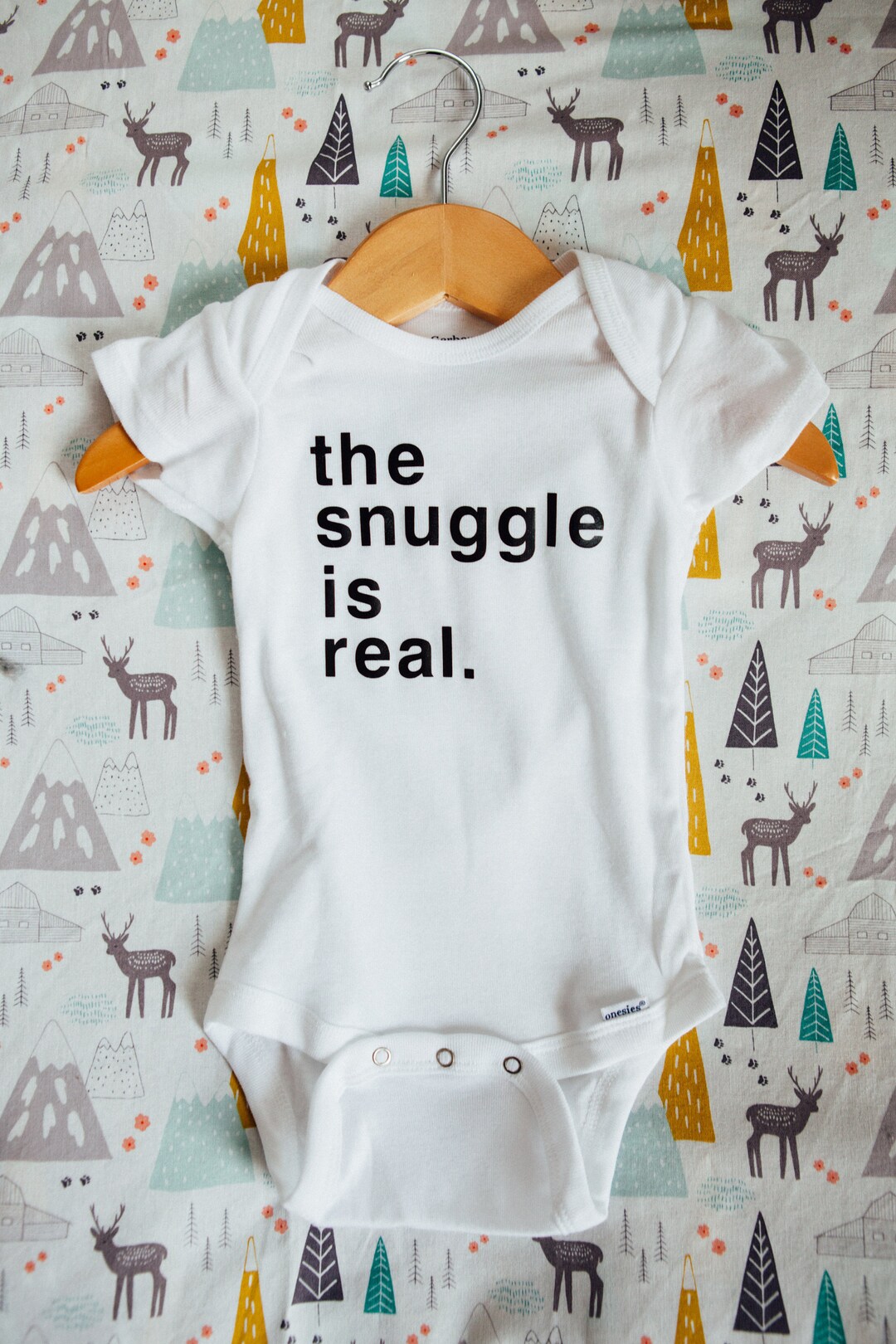 LISTO PARA ENVIAR The Snuggle is Real / Modern Baby Onsie Etsy España