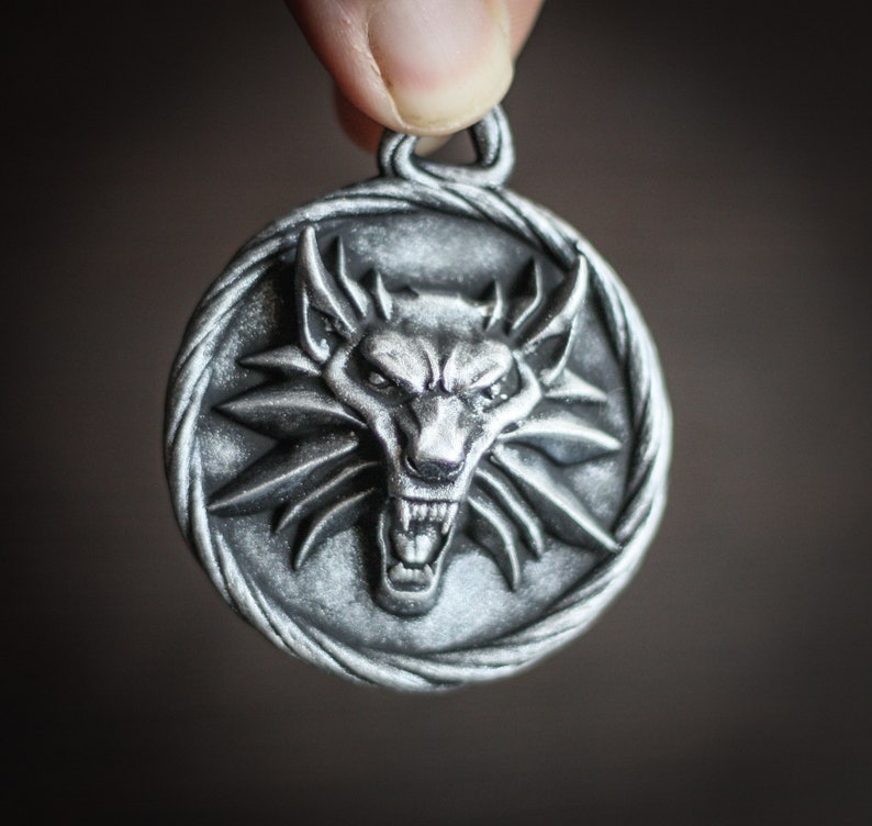 The Witcher 3 Wild Hunt Medallion and Chain wolf medallion Etsy