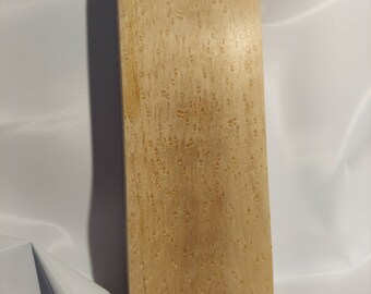 Stabilized birdseye maple knife block. Stab wood