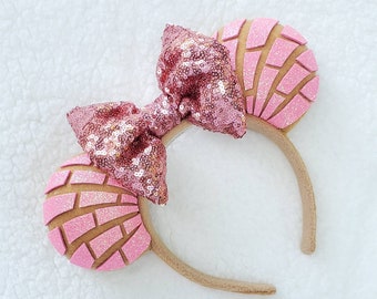 Light Pink Glitter Concha with Sequins Bow Minnie Mouse Ears