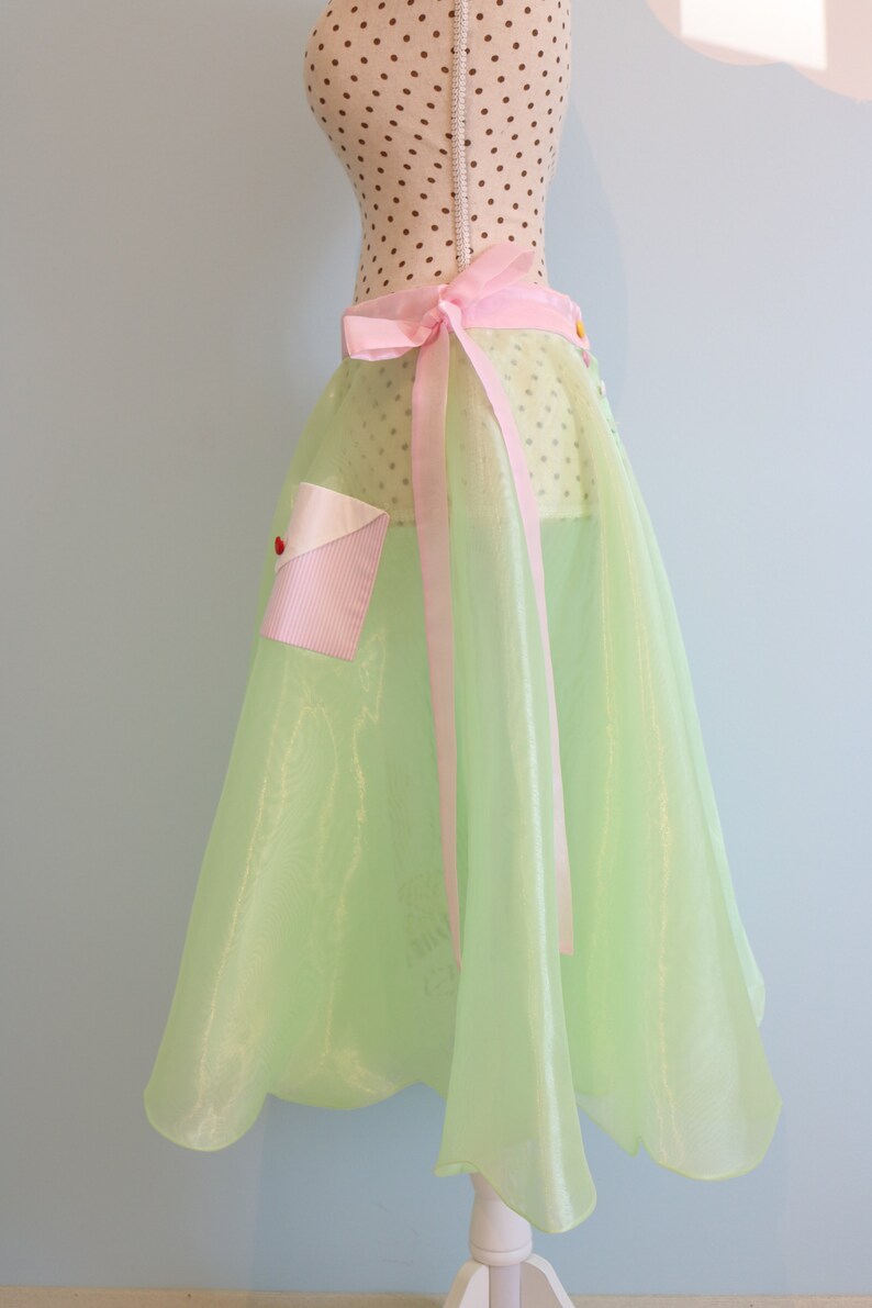 Rockabilly skirt Pastel green skirt Minnie Mouse skirt Fairytale skirt /'/'Sweet Sixteen/'/' 50s style skirt Pink bows Walt Disney skirt