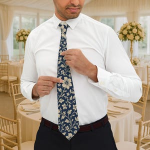Floral Necktie, Elegant Tie for Men, Gift for Weddings, Formal Events, Unique Accessory, Stylish Neckwear
