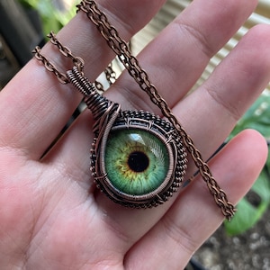AWAKENING EYE PENDANT// Green Eye Pendant// Green Eye// Glass Eye Necklace// Wire Wrapped Jewelry// Eyeball Pendant