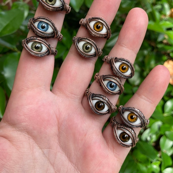 AWAKENING EYE RING// Glass Eye Ring// Eye Jewelry// Evil Eye Ring// Wire Wrapped Ring// Oddities Jewelry // Realistic Eye Jewelry//