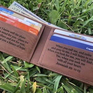 Regalo de confirmación, billetera de cuero personalizada para hombres, regalo de bodas para el hijo, billetera delgada, regalos cristianos, regalo de graduación para él, bloqueo RFID*