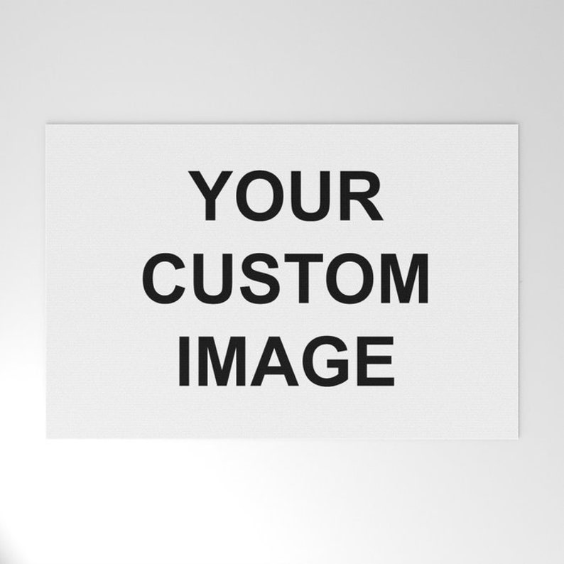 以下が含まれることがあります： 白い背景に黒い文字で「YOUR CUSTOM IMAGE」と書いてあります。