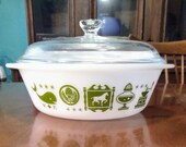 Vintage Glassbake 2quart casserole dish with lid