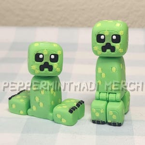 Wiggly Creeper Fidget | 3D Printed PLA Game-Inspired Desk Toy | Articulated Pixelated Collectible Figurine