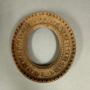 Antique Victorian Carved Oval Wood Frame Circa 1890